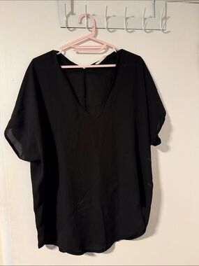 Lush Black V-Neck Dolman Sleeve Tunic